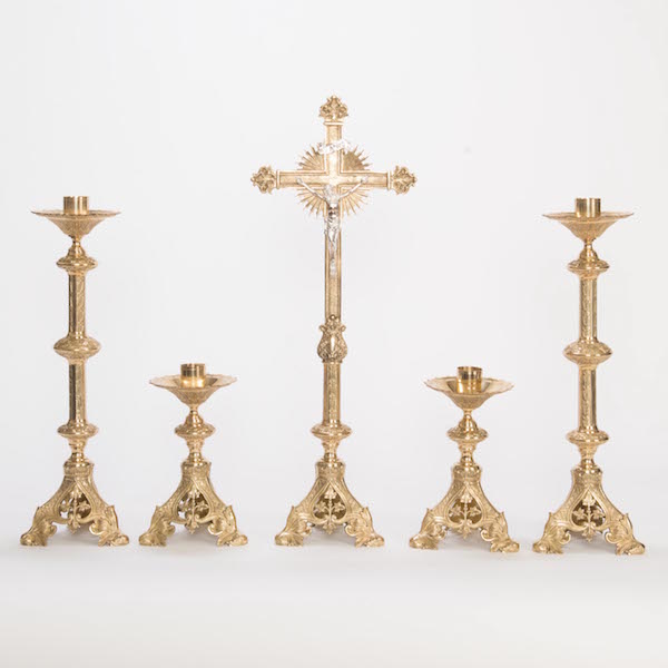 Luzar Vestments - Altar Crucifixes, Cross, Candlesticks, High